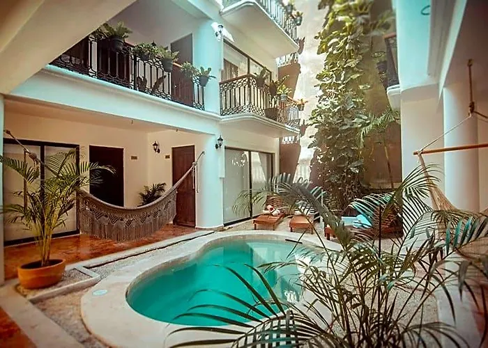 Banana Boutique Hotel 3*